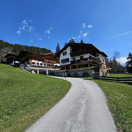 Bauernhof Tuxerschafer 3*